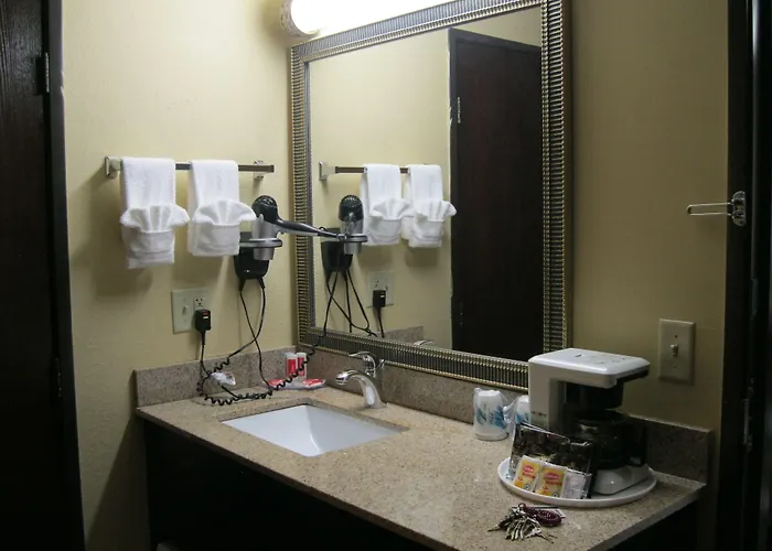 Econo Lodge Duluth Near Miller Hill Mall