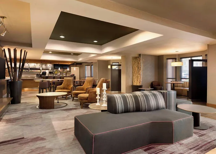 Courtyard By Marriott Bloomington Normal Hotel