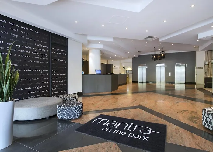 Mantra On The Park Aparthotel Melbourne