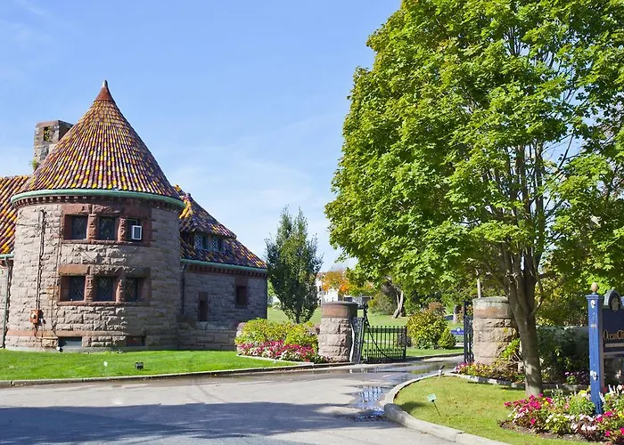Oceancliff I & II Hotel Newport