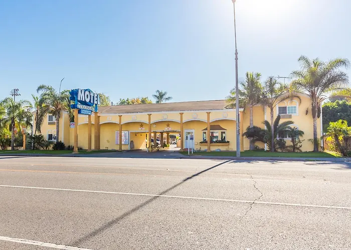 Colonial Pool & Spa Motel Long Beach