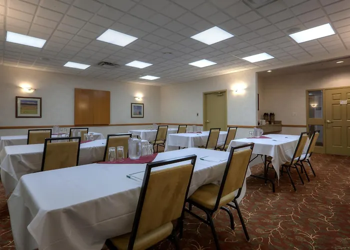 Country Inn & Suites By Radisson, Calgary-Northeast