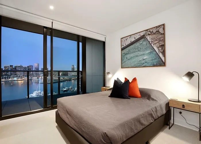 Orange Stay At Collins Wharf Melbourne