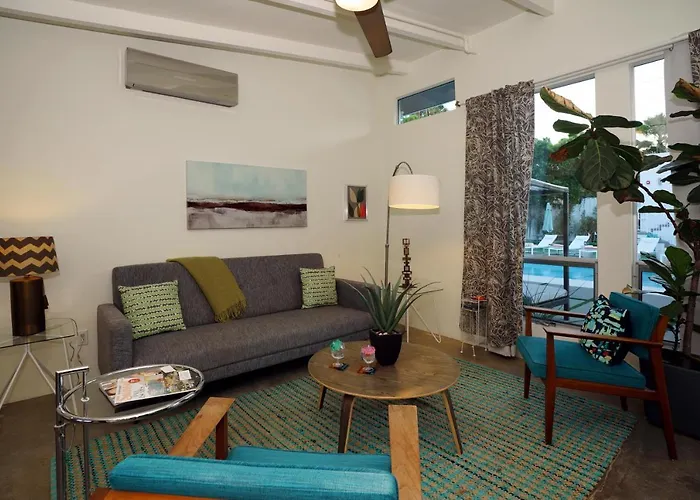 The Wesley By Avantstay Palm Springs